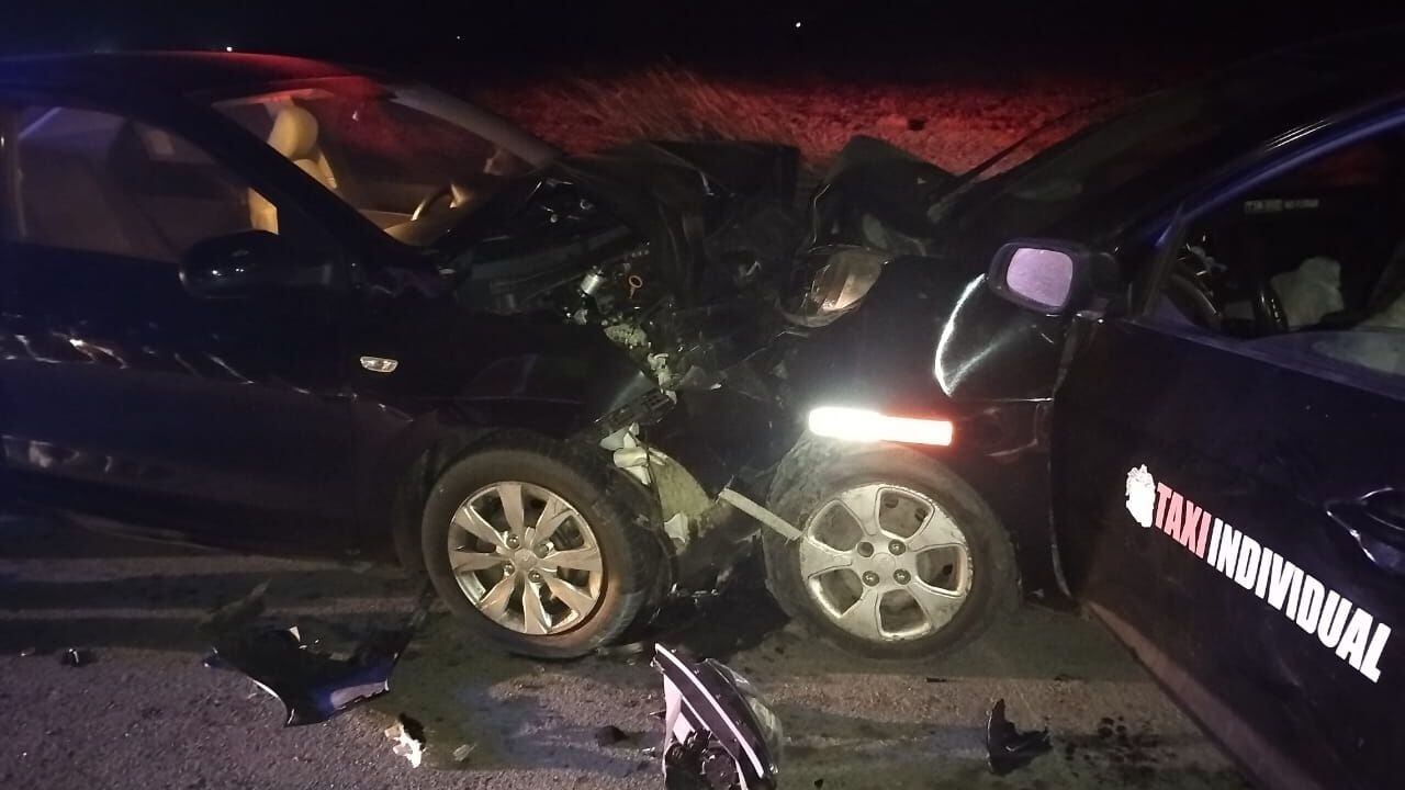 Automóviles chocaron frontalmente en la zona de Chiquitoy-El Médano, en el distrito de Santiago de Cao.