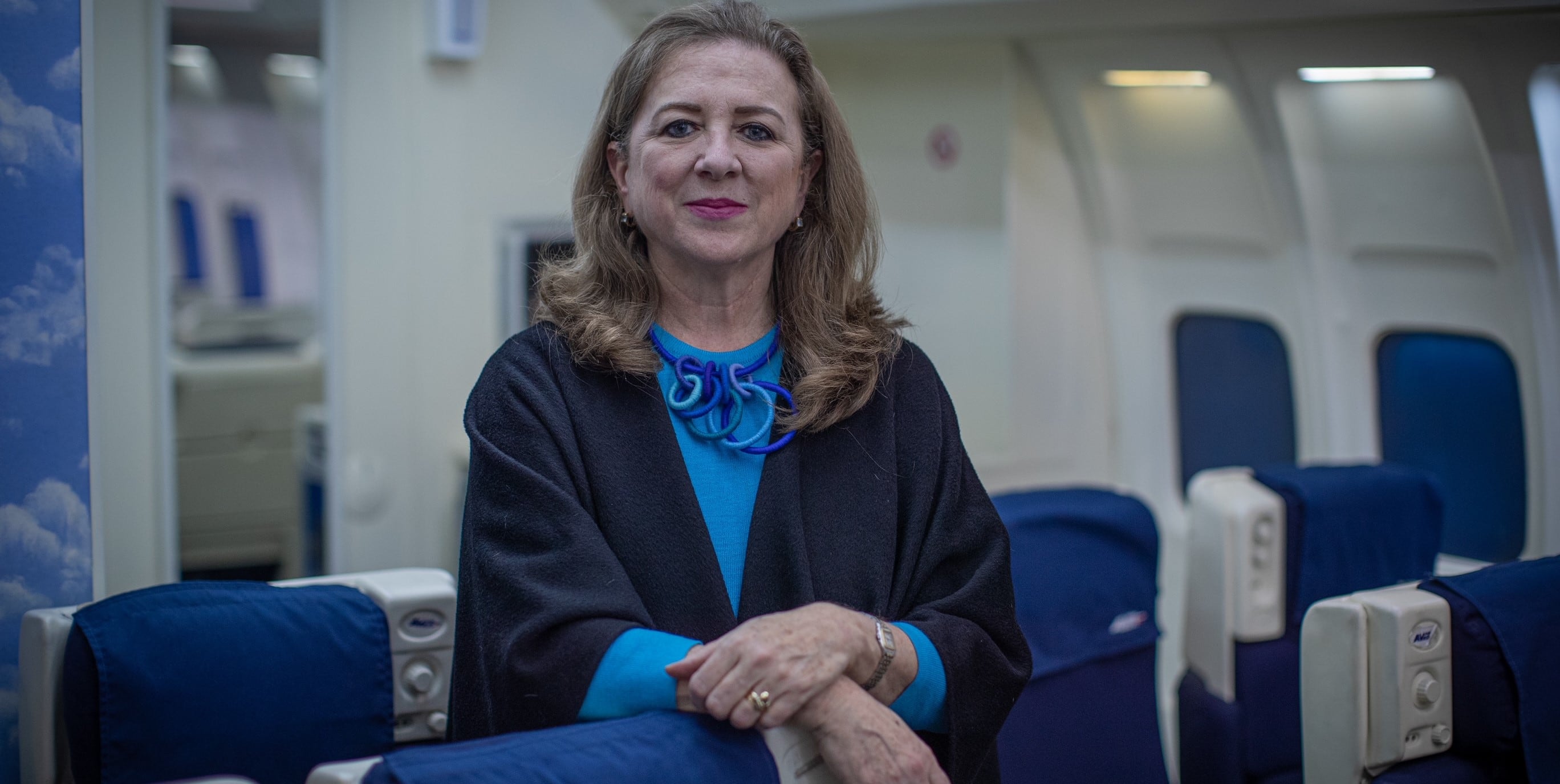 María Isabel León presenta su libro "Cada Domingo" en la FIL Lima 2024.