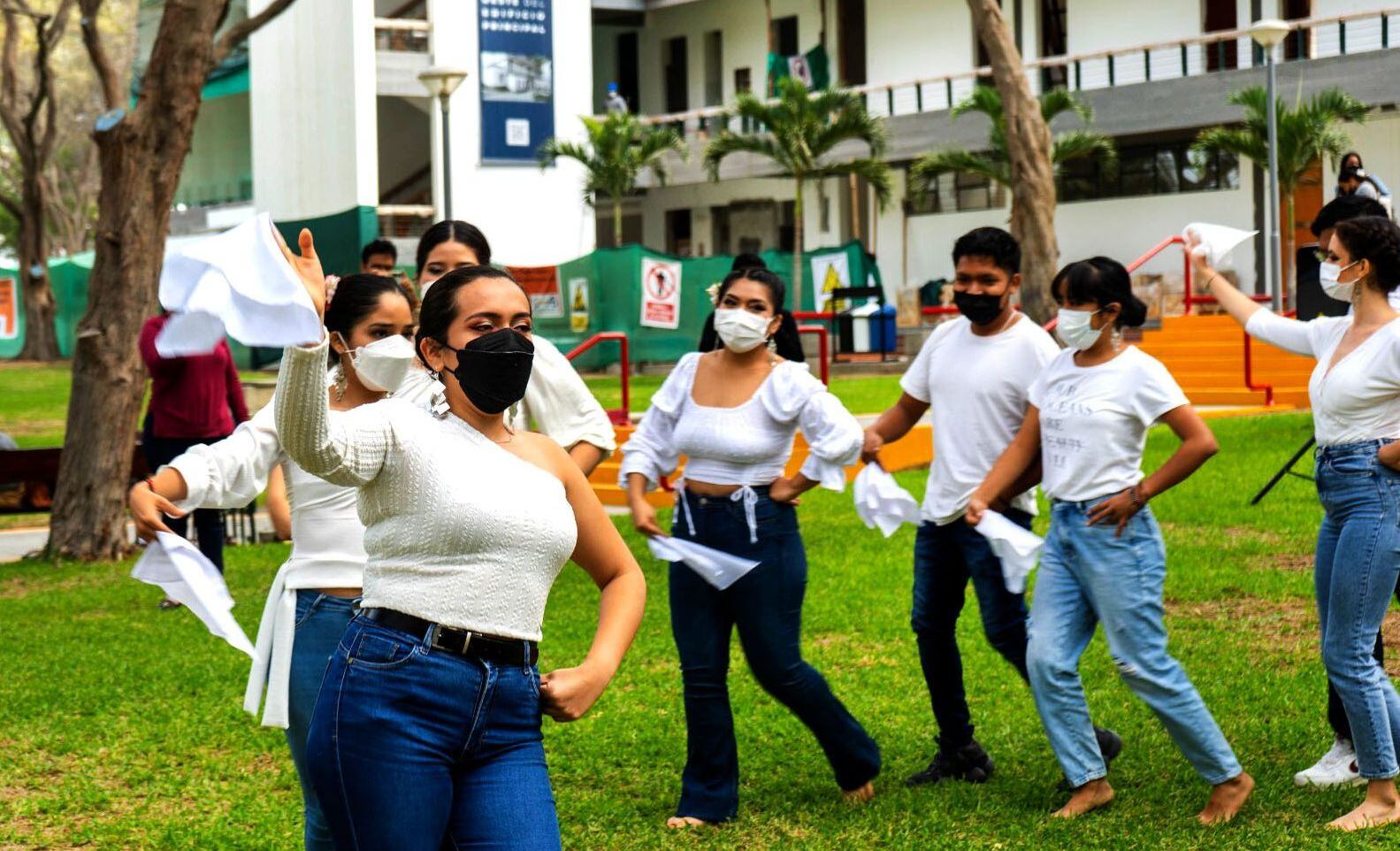 En la cafetería Sartén y Mango de la Universidad de Piura a partir de las 10:00 am.