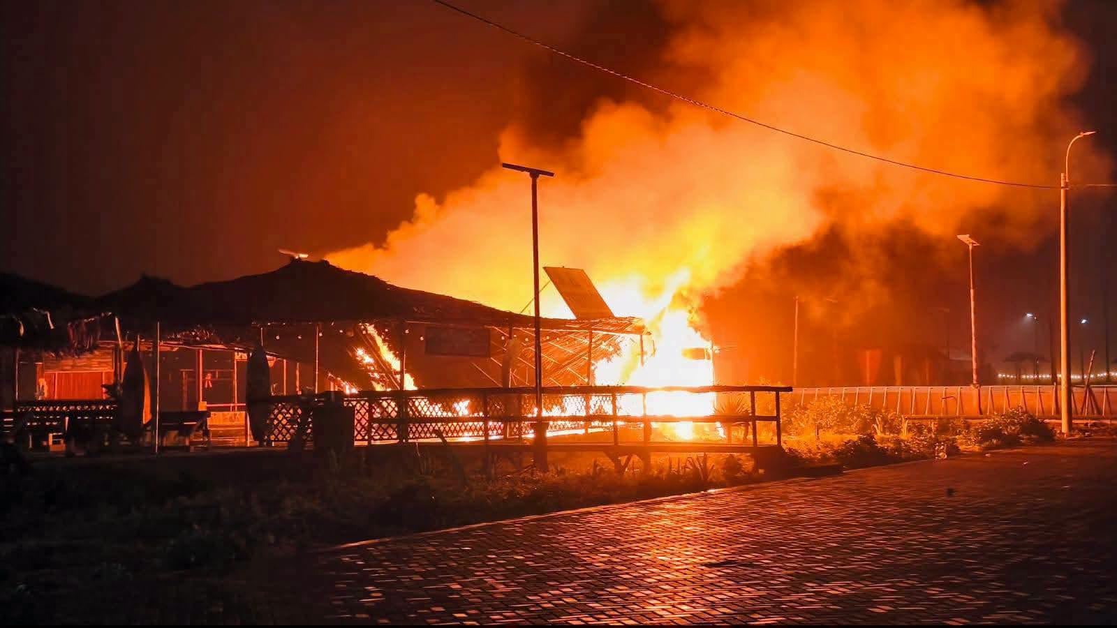 Incendio en un restaurane de Mollendo ocurrió durante la madrugada