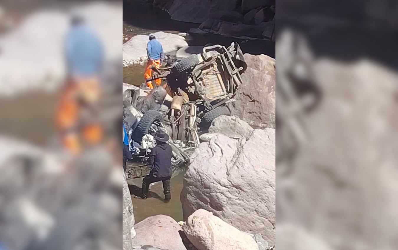 Poblador habría sobrevivido a caída tras accidente, pero falleció por hipotermia en Yanaquihua. Foto: PNP.