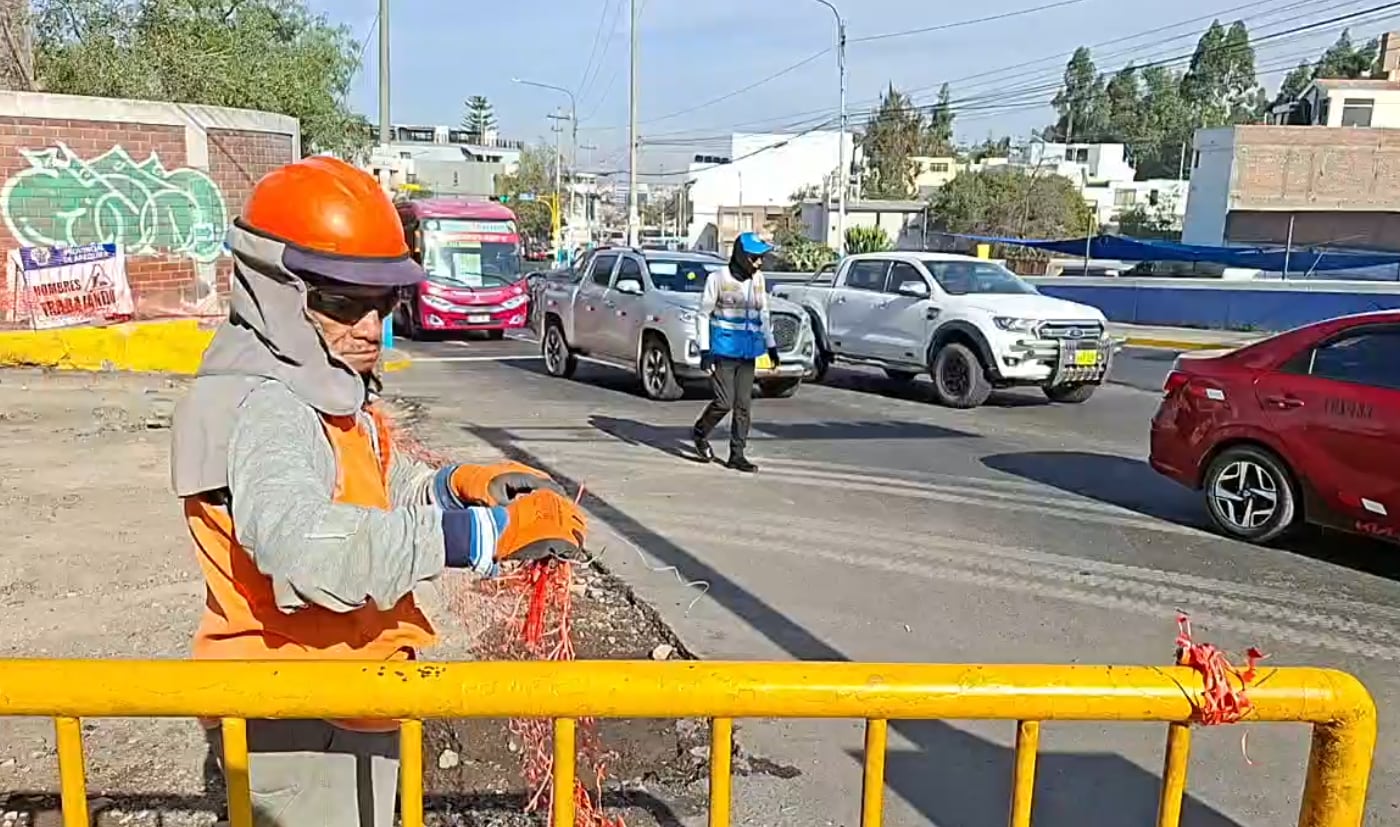 Congestión vehicular por cierre de la calle Peral en el Cercado de Arequipa