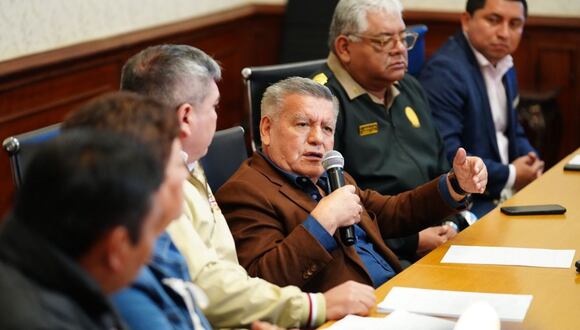El alcalde Javier Mendoza dice que extorsionadores cobran “cupos” a todos y que ya se han perpetrado 25 homicidios. Además, no hay suficientes policías ni patrulleros en las comisarías.