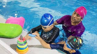 Natación inclusiva: crece la demanda de academias con docentes capacitados en neurodiversidad