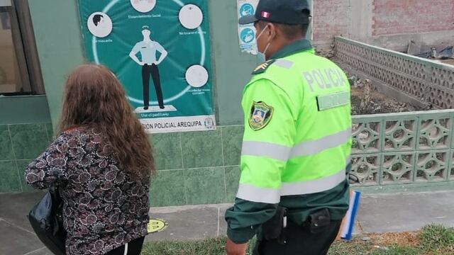 Detienen a mujer que pretendía ingresar accesorio de celular a penal de Camaná