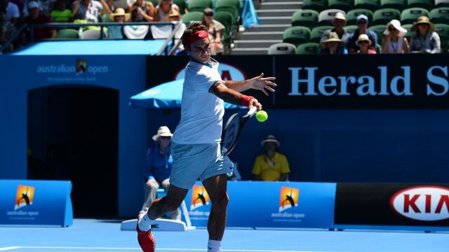 Roger Federer derrota en tres sets al australiano Duckworth