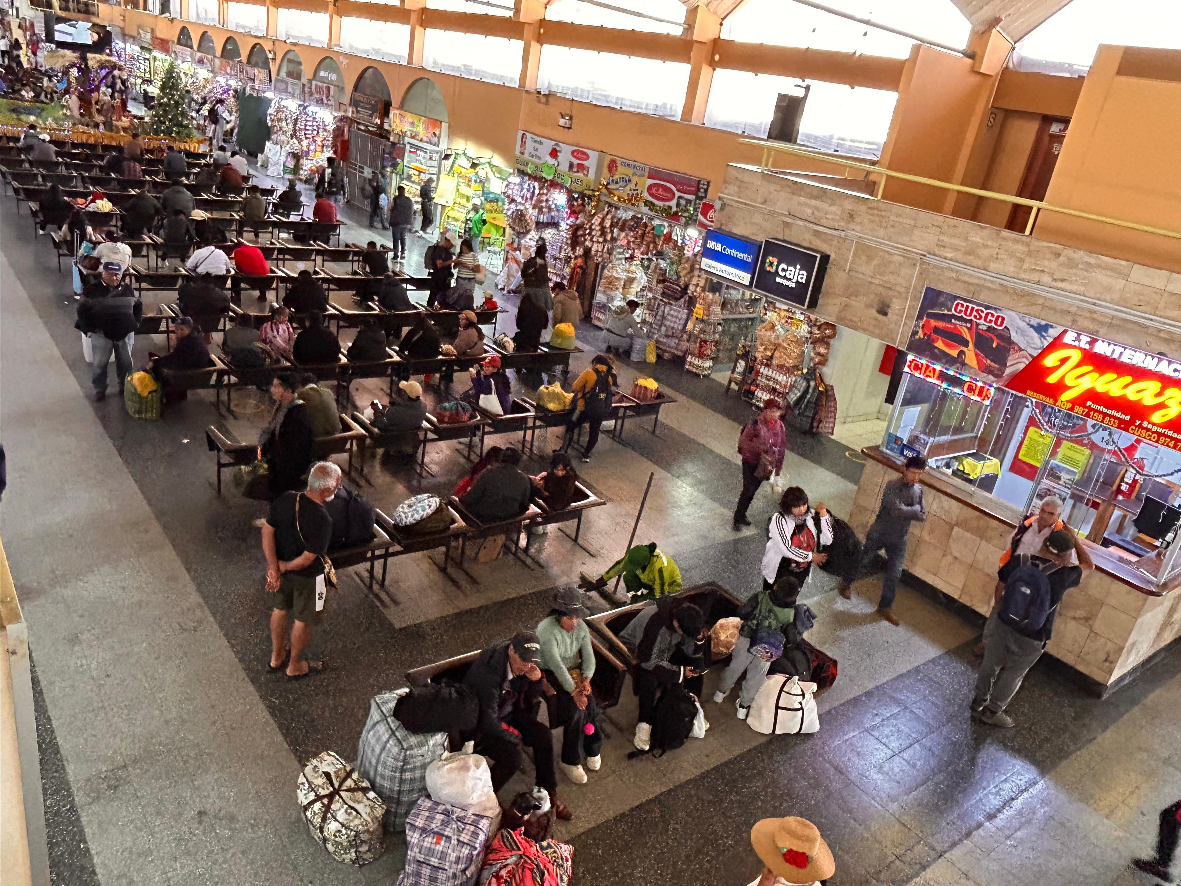 Cientos de pasajeros deciden viajar por Año Nuevo. Foto: GEC.