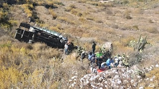Tragedia en Arequipa: Madre muere tras caída de camión a un barranco en Pampacolca