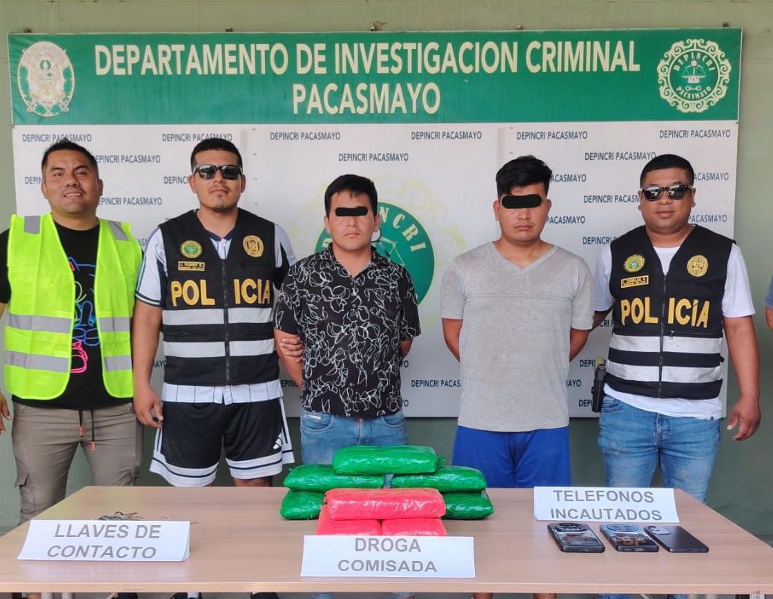 Durante operativo en la provincia de Pacasmayo, policías detuvieron a dos personas cuando transportaban diez paquetes tipo ladrillo que contenían PBC.