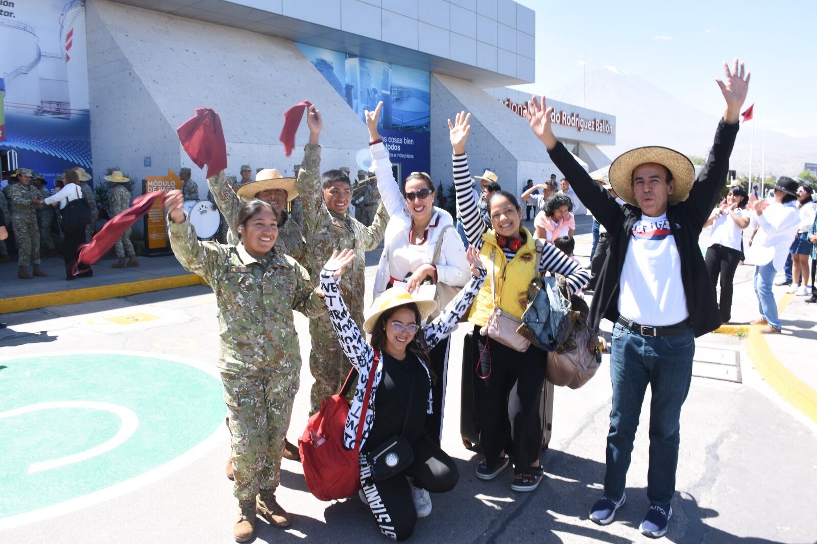 Soldados y visitantes demostraron alegría al visitar Arequipa (Foto: GEC)