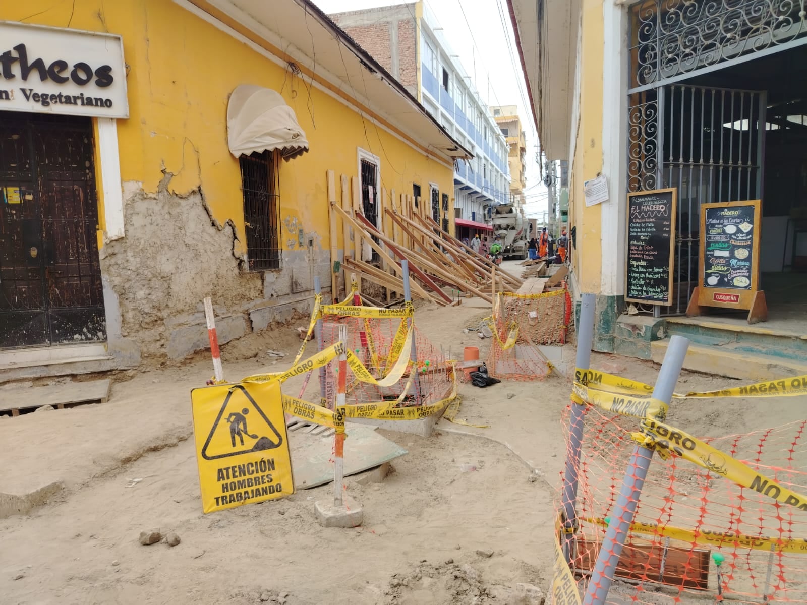 Obras paralizadas ponen en riesgo a Piura.
