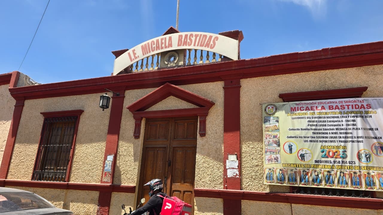 Colegio Micaela Bastidas en la calle Melgar en Arequipa. (Foto: Yunsu Pariapaza/@photo.gec)
