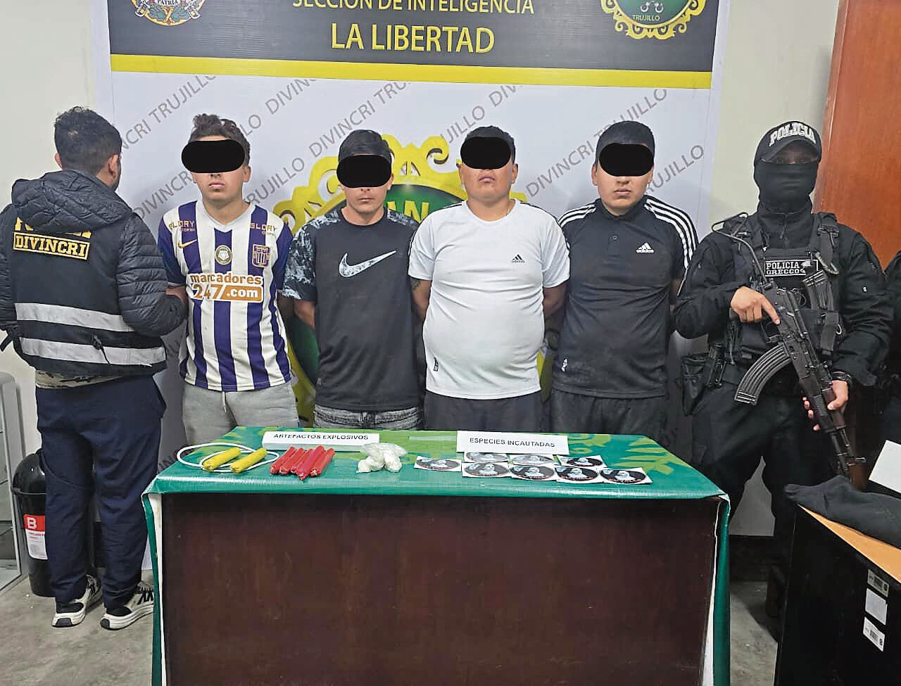 La Policía Nacional los sindica de ser presuntos integrantes de “Los Malditos de Sausal”. En sus celulares les encontraron imágenes en donde muestran armas.