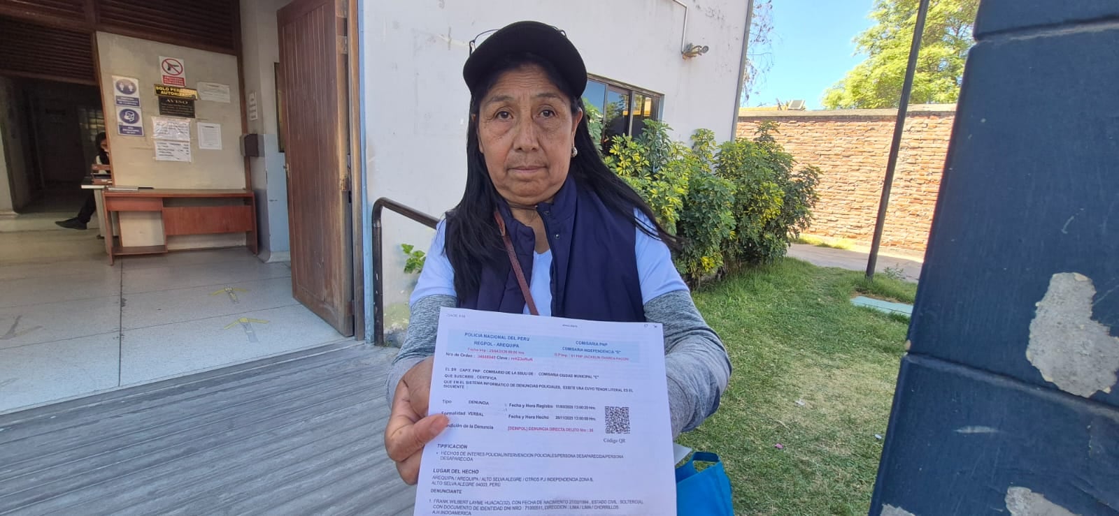 Saturnina Layme Flores busca a su hermano Wilbert, quien desapareció en noviembre de 2025 (Foto: Pedro Torres/@photo.gec)
