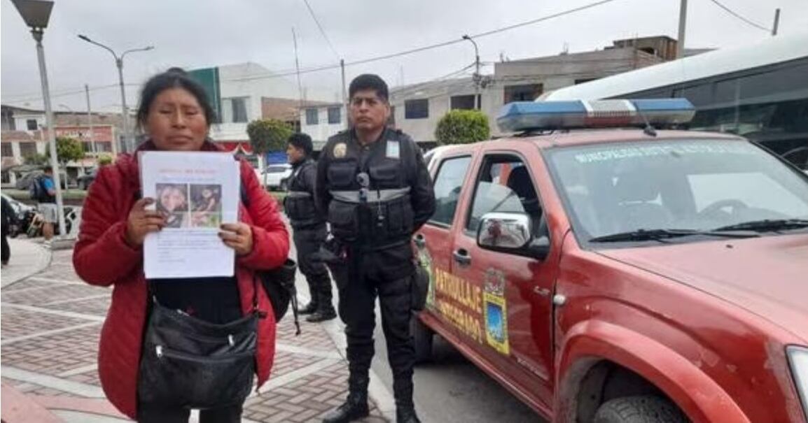 Madre de Lorena Noemí estuvo recorriendo las calles con la fotografía de su hija desaparecida el 2 de setiembre