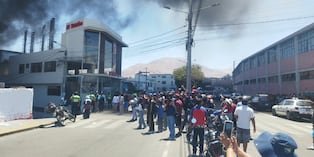 Niño quedó atrapado en la vivienda envuelta por las llamas. (Foto: Difusión)