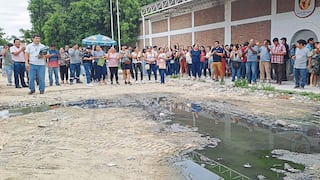 Peligra el inicio del año escolar por colapso de desagües en Piura