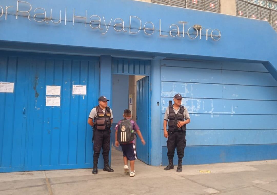 Alcalde se reunió con directores de colegios y anunció medidas de seguridad para evitar que bandas delictivas capten a escolares.