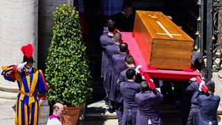 Papa Francisco: Miles acompañaron su cortejo y entierro en la basílica de Santa María la Mayor