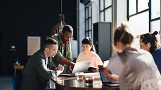 Cuatro prácticas para crecer profesionalmente en entornos laborales diversos