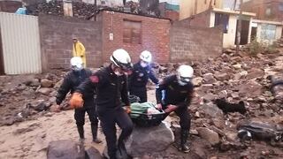 Policía rescata a anciano que quedó atrapado en torrentera de Arequipa