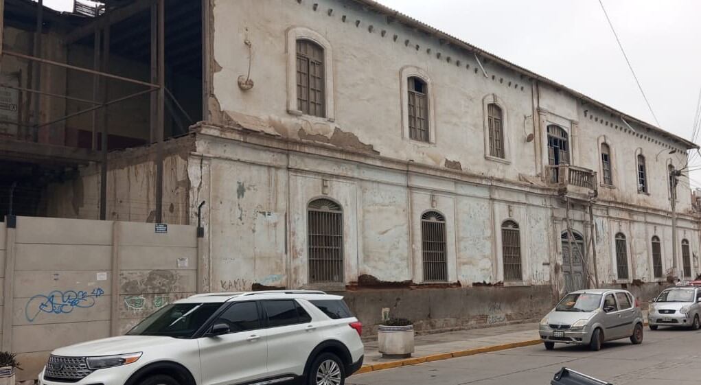 Infraestructura antigua en sede de colegio Labarthe en Chiclayo.