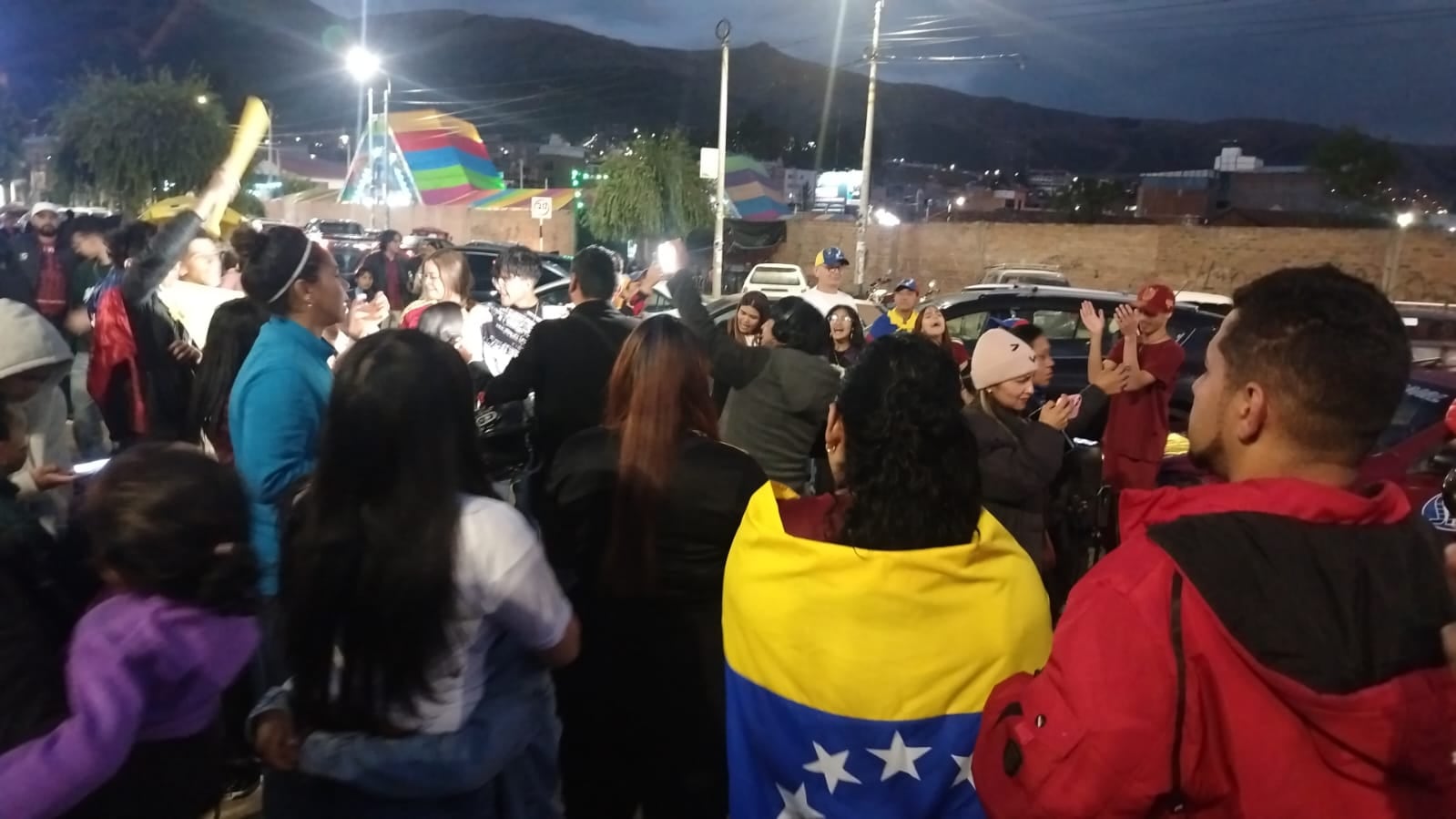 Venezolanos en Perú celebran captura de Nicolás Maduro y sueñan con regresar a su país