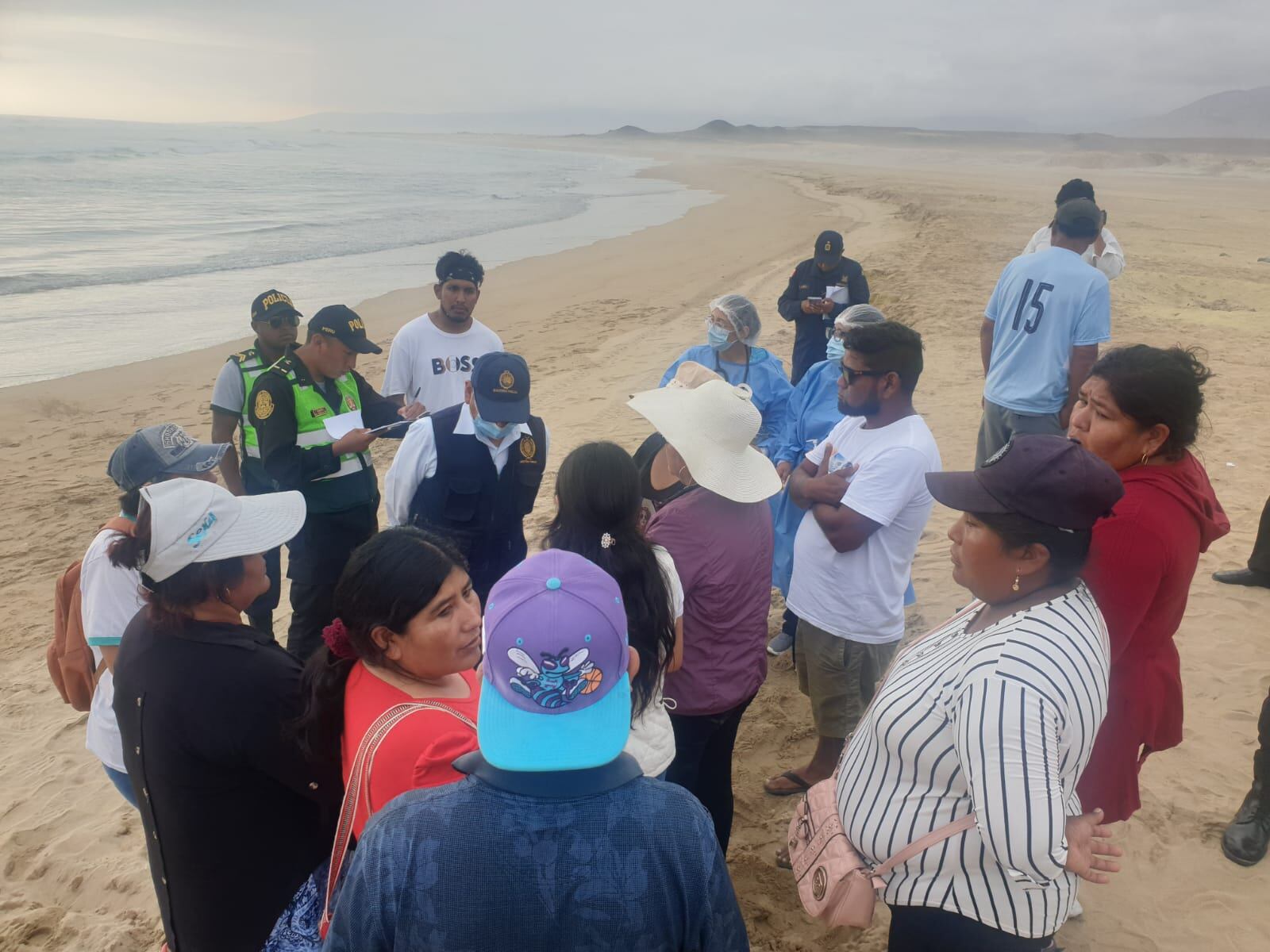 El cuerpo del menor fue visto al promediar las 13:50 h, a pocos metros de llegar a la orilla del mar. (Foto: Diifusión)