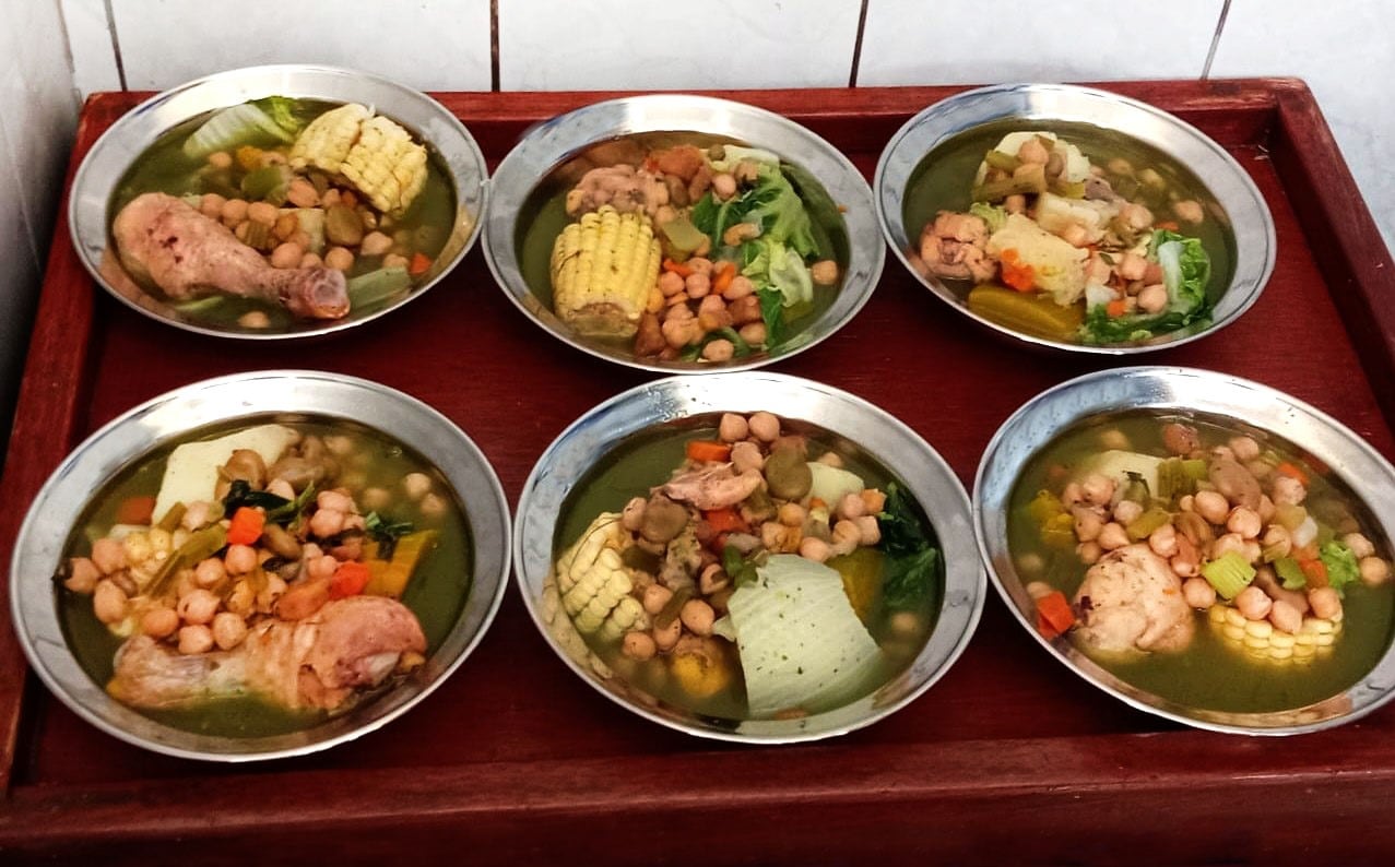 Pobladores piuranos disfrutan de este platillo especial.