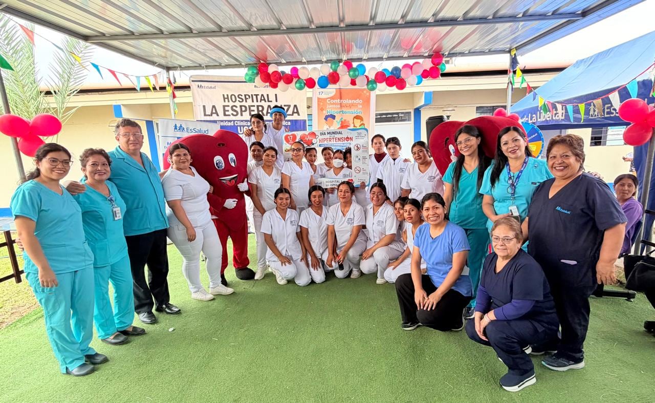 El Hospital I La Esperanza de EsSalud brindó tamizajes gratuitos, charlas educativas y una estrategia de atención prioritaria denominada “Cita Dorada”.