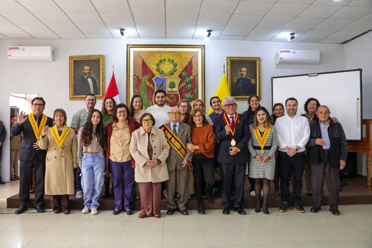 El galeno de 95 años destacó el esfuerzo constante y el amor por su familia. (Foto: Difusión)