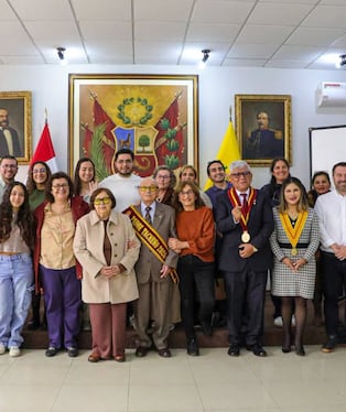 El galeno de 95 años destacó el esfuerzo constante y el amor por su familia. (Foto: Difusión)