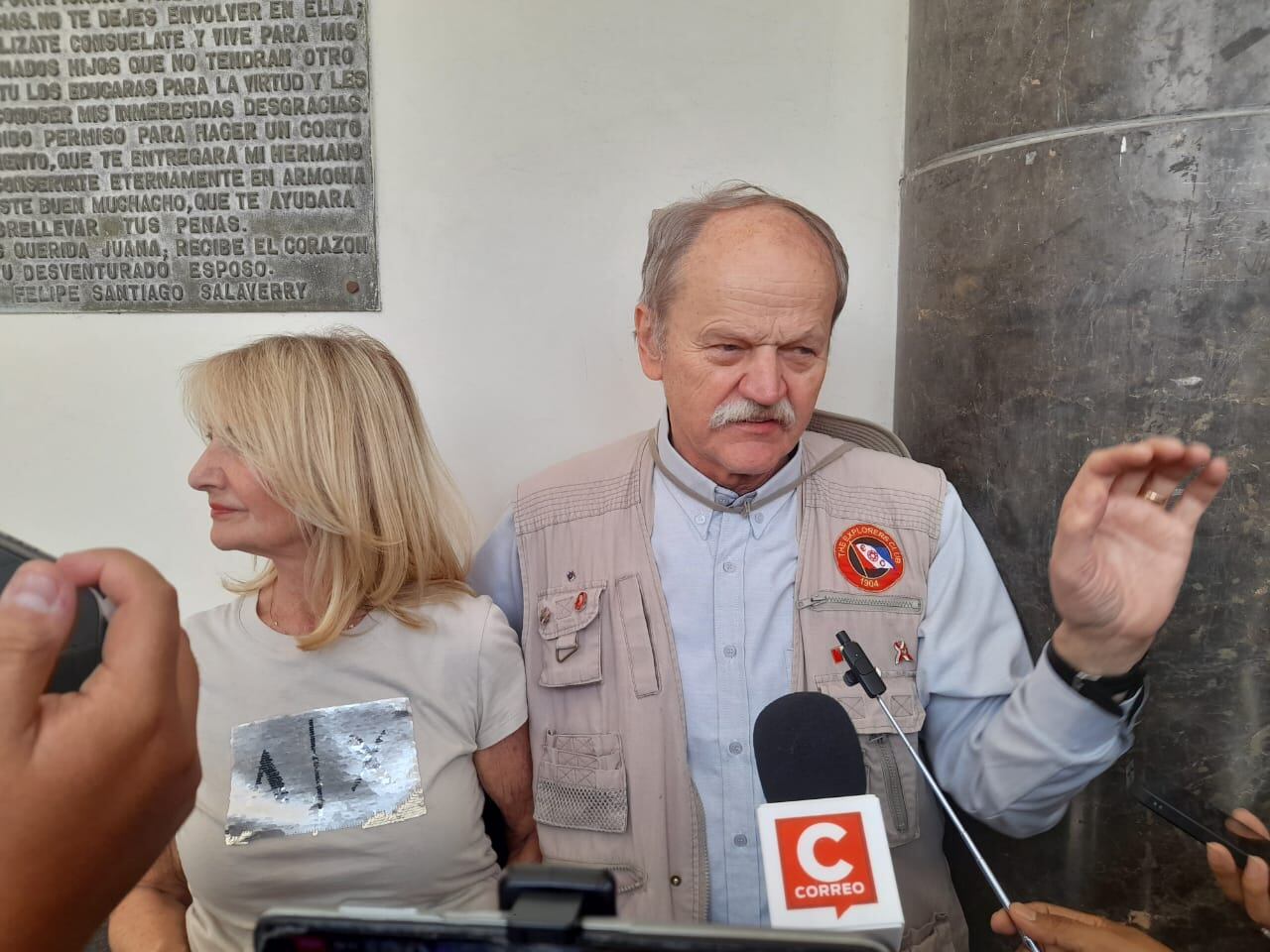 Expedición polaca que navego el Colca por primera vez en la historia en el año 81, llega a Arequipa. Foto: GEC.