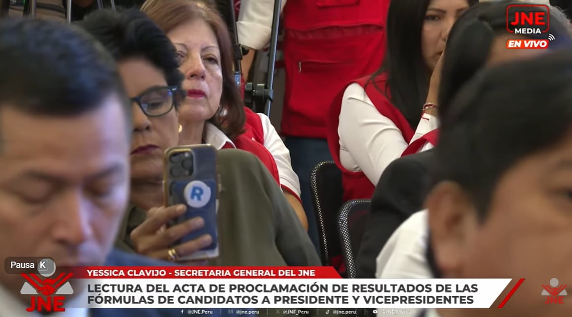 La congresista Norma Yarrow (Renovación Popular) asistió a la proclamación de resultados. (Imagen: JNE TV)