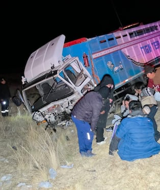 Puno: Pareja de esposos y su hijo están entre las cuatro víctimas de accidente en vía Juliaca-Calapuja