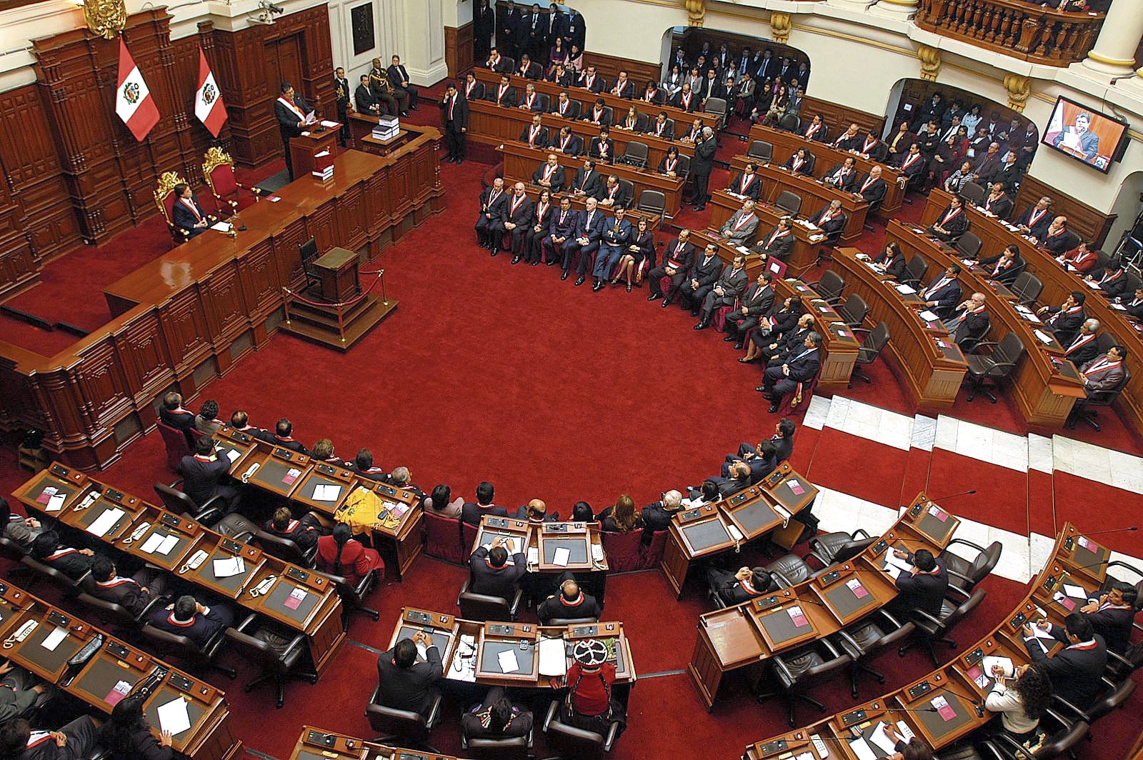 Jorge Nieto Montesinos, del partido Buen Gobierno, alcanzaría algunas curules en representación de Arequipa