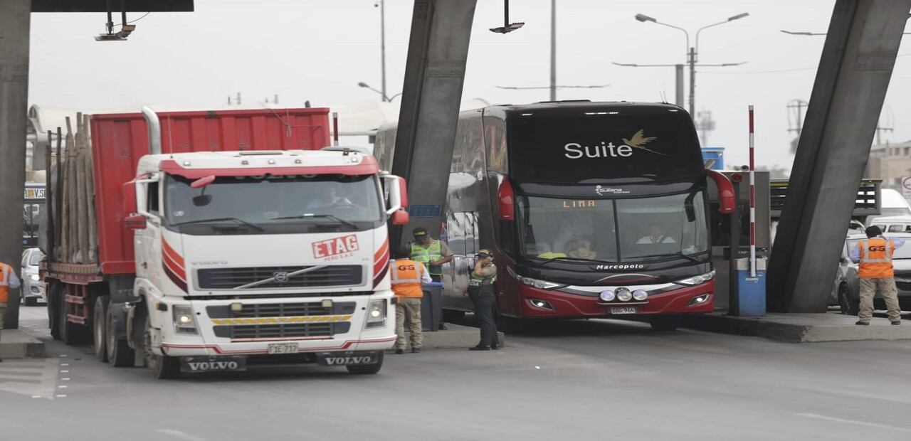 Continúa cobro en peaje de Puente Piedra. Foto: César Bueno @photo.gec
