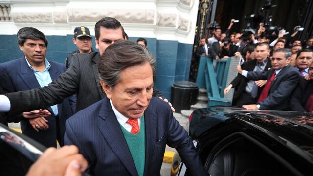 Alejandro Toledo es citado por el Congreso para el 25 de octubre