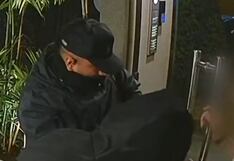 Mujer es encañonada por delincuentes al llegar a su casa en Surco (VIDEO)