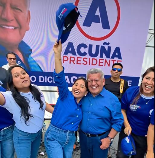 César Acuña, líder de APP, viaja constantemente al extranjero.