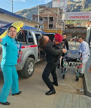 Dos personas resultan heridas tras choque de mototaxi contra auto en Huancavelica