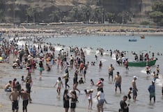 Año Nuevo 2026: Decenas de personas continúan sus celebraciones en la playa Agua Dulce (FOTOS)