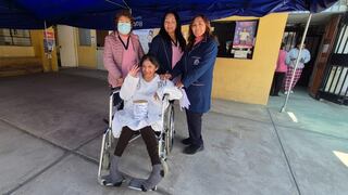 Paciente deja hospital luego de 5 años, al encuentro de su hija en Cusco (VIDEO)