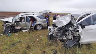 Puno: Una fallecida y varios heridos tras el choque frontal de dos vehículos