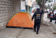 Trujillo: Extranjeros armaron carpa en plena vía pública para pernoctar