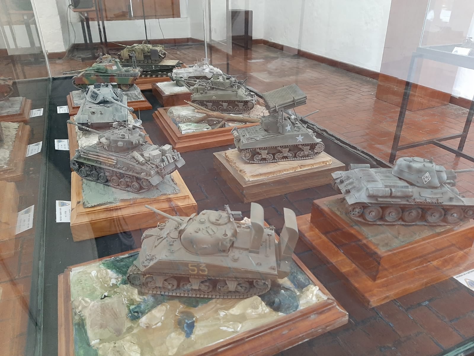 Reliquias de colección de la Segunda Guerra Mundial en exhibición. (Foto: GEC)