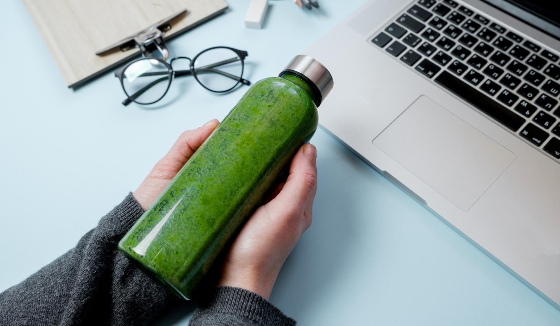 Las juntas de goma y boquillas son las zonas con mayor riesgo de acumulación de microorganismos. Especialistas recomiendan limpieza diaria y secado completo para evitar infecciones.