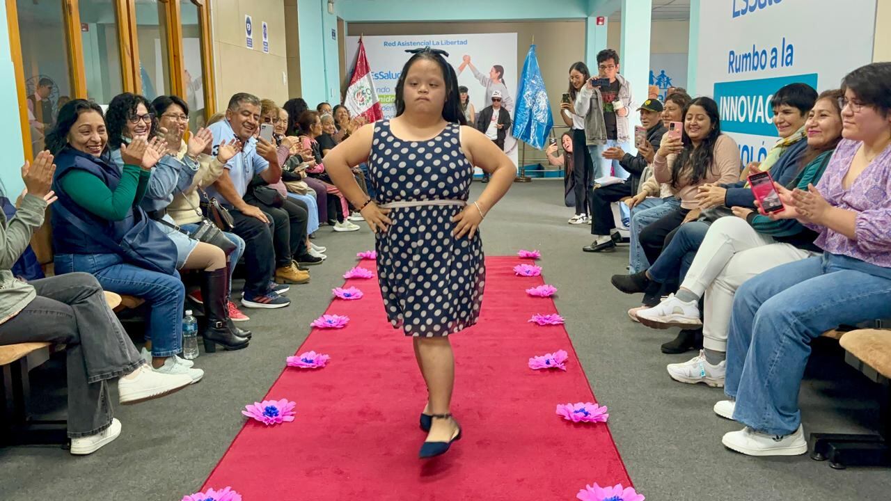 Evento fue organizado por EsSalud y protagonistas lo dieron todo en pasarela.