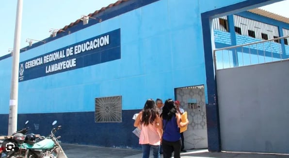 Grave hallazgo revelado por la Contraloría. El informe detalla que las UGEL no fiscalizaron los documentos de estos profesores.