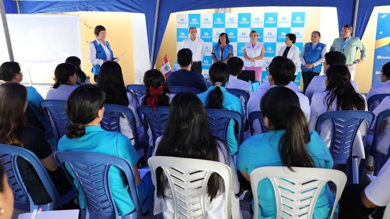 Gerenta de la Red Asistencial La Libertad, Claudia Holguín Armas, destaca ingreso de serumistas.